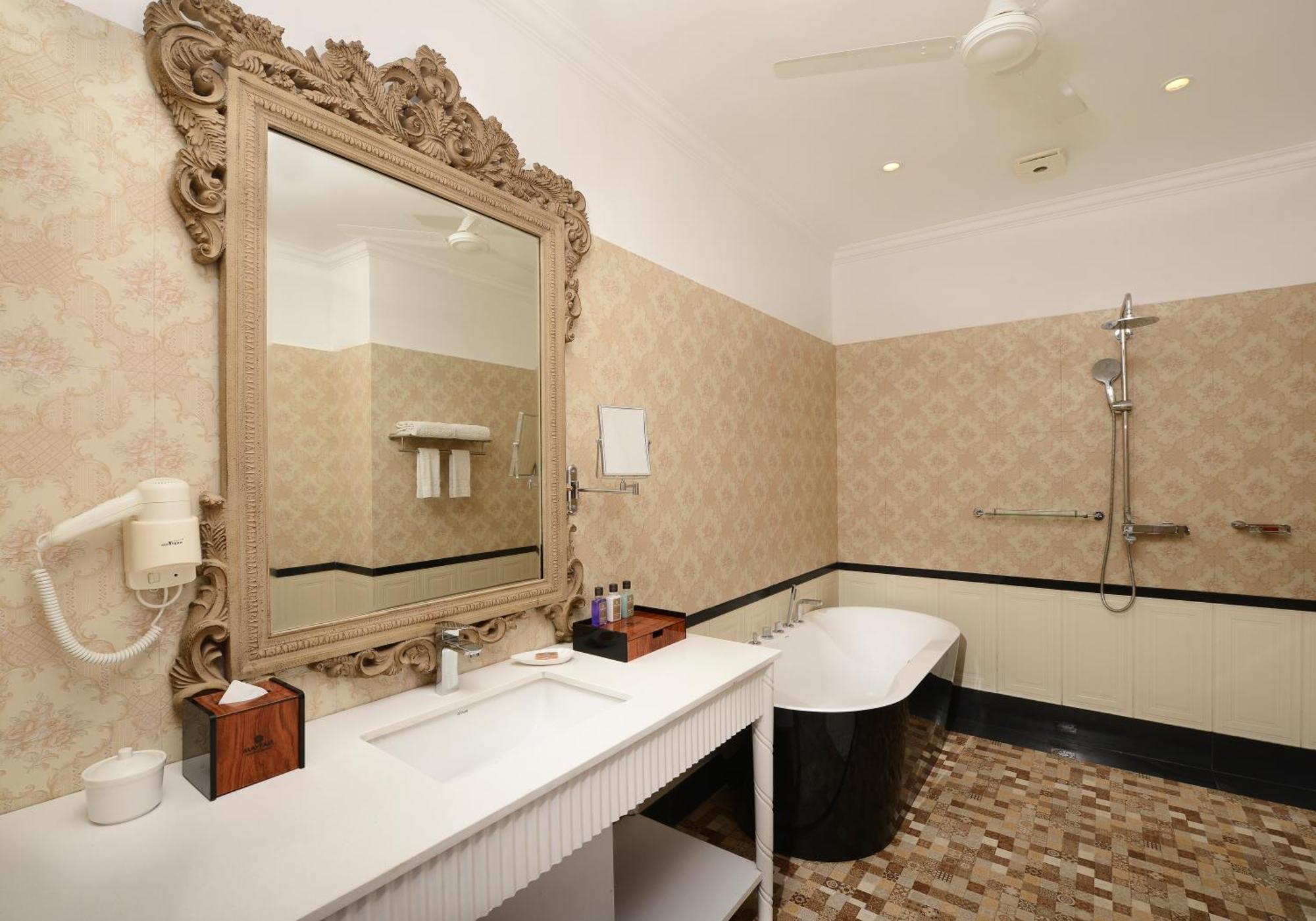 MAYFAIR Himalayan Spa Resort Kalimpong Bagian luar foto